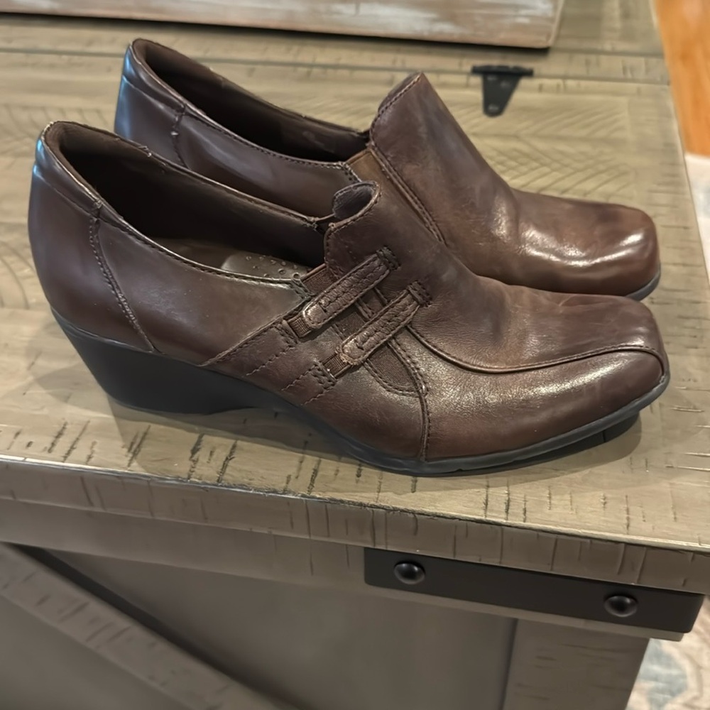 Brown Leather Wedge Shoes with Elevated Heel